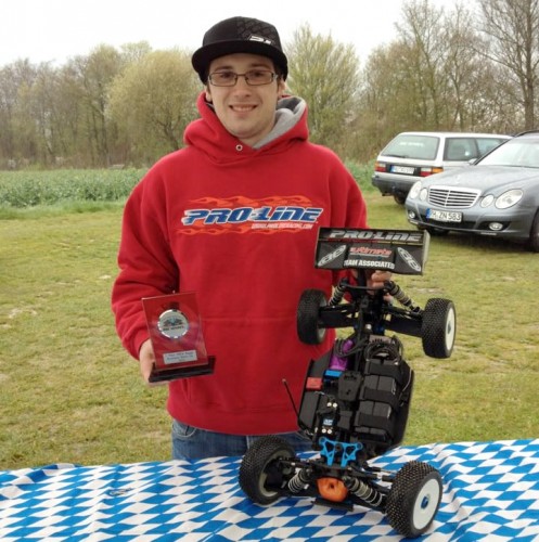 Patrick Hofer wins 1/8 Brushless German Championship's Warm-Up