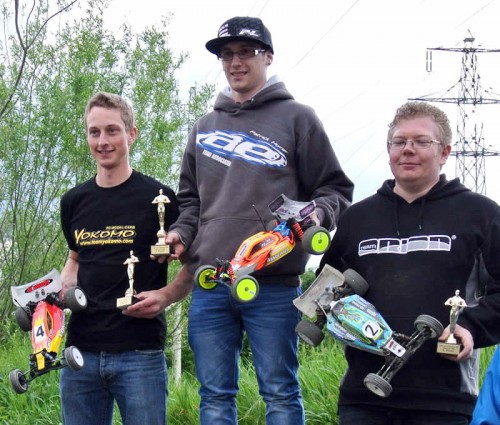 Patrick Hofer wins round 2 of 1/10 Off Road Swiss Championship in both 2WD and 4WD classes !