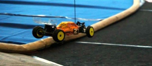 Patrick Hofer / Team Associated B44.3 takes second place @ Indoor Dirt Race Germany